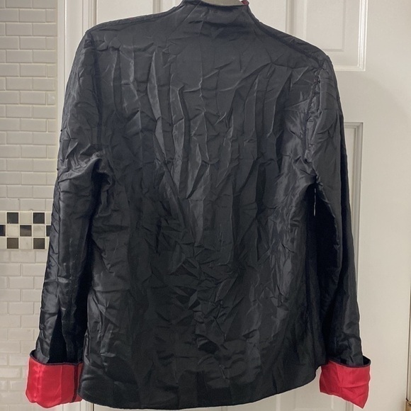 Beluva reversible black/ cherry red crushed rayon jacket. Size Medium. EUC. - Picture 3 of 12